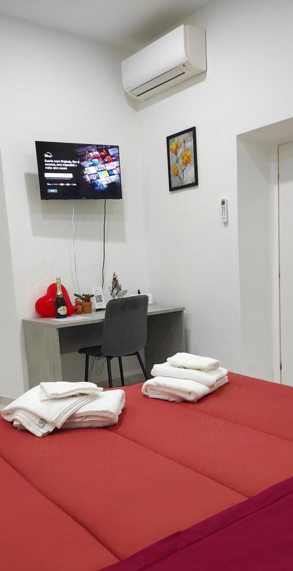 Petit Bijou Apartment ชิวิตาเวกเกีย ภายนอก รูปภาพ