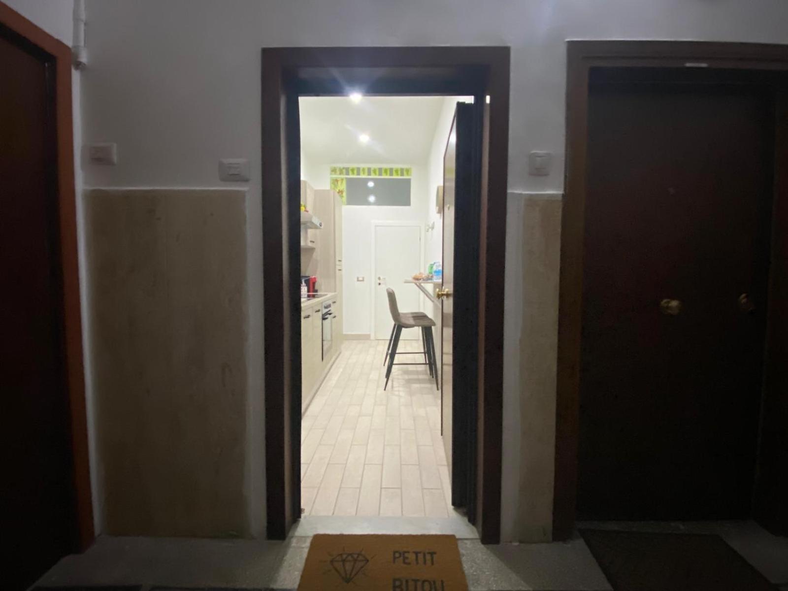Petit Bijou Apartment ชิวิตาเวกเกีย ภายนอก รูปภาพ